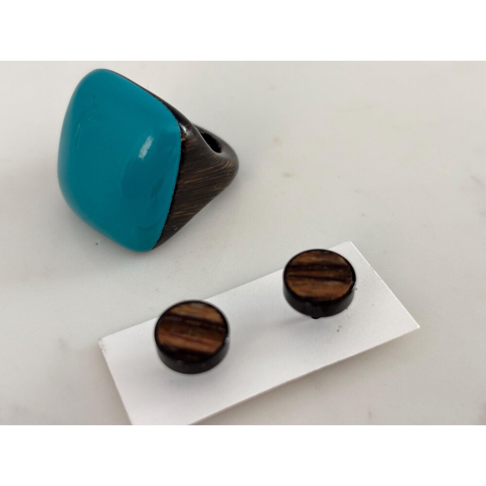 Vintage Wood & Blue Enamel Ring Size 5 1/2 Smooth Turquoise Pierced Earrings